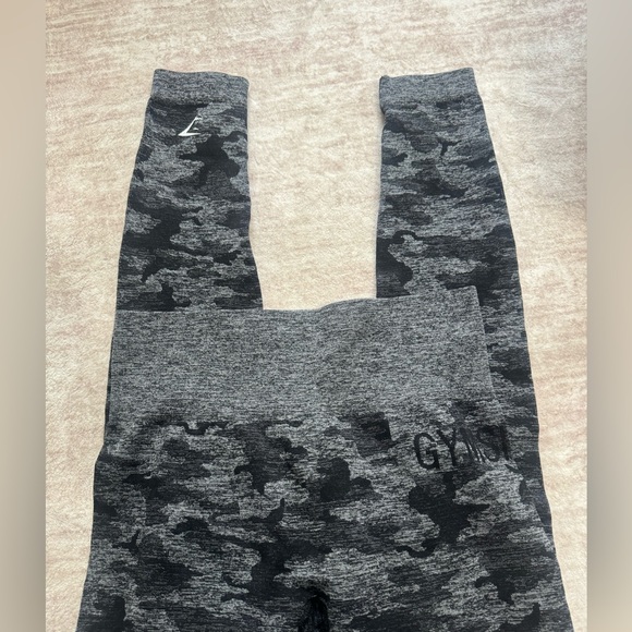 Gymshark Adapt Camo Seamless leggings size small - Picture 1 of 3